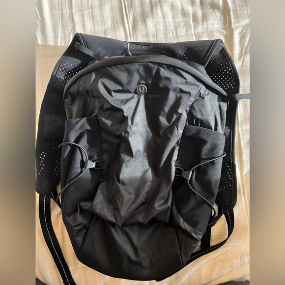 lululemon athletica Bags Lululemon Run All Day Backpack 3l Poshmark
